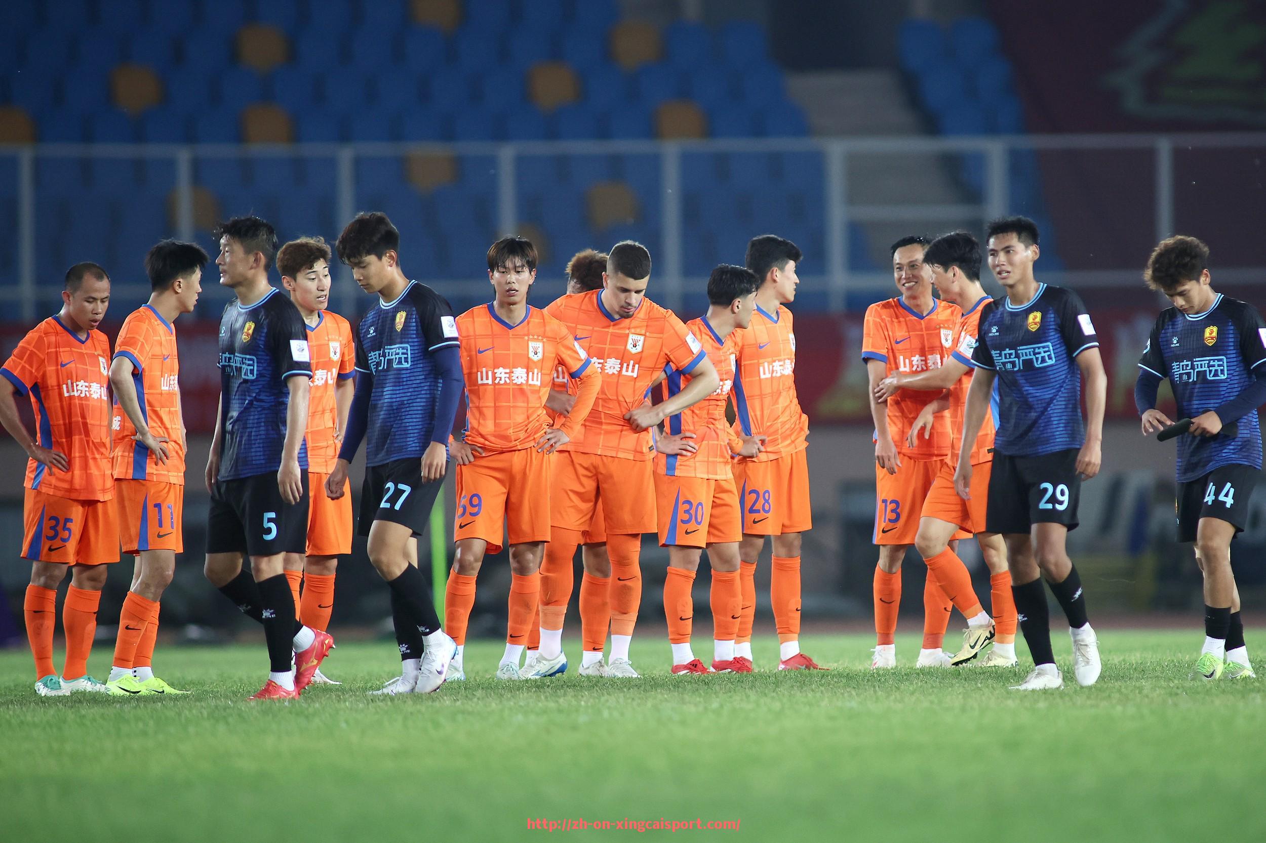 杏彩体育-英超年度最佳球员直播回顾与精彩瞬间盘点